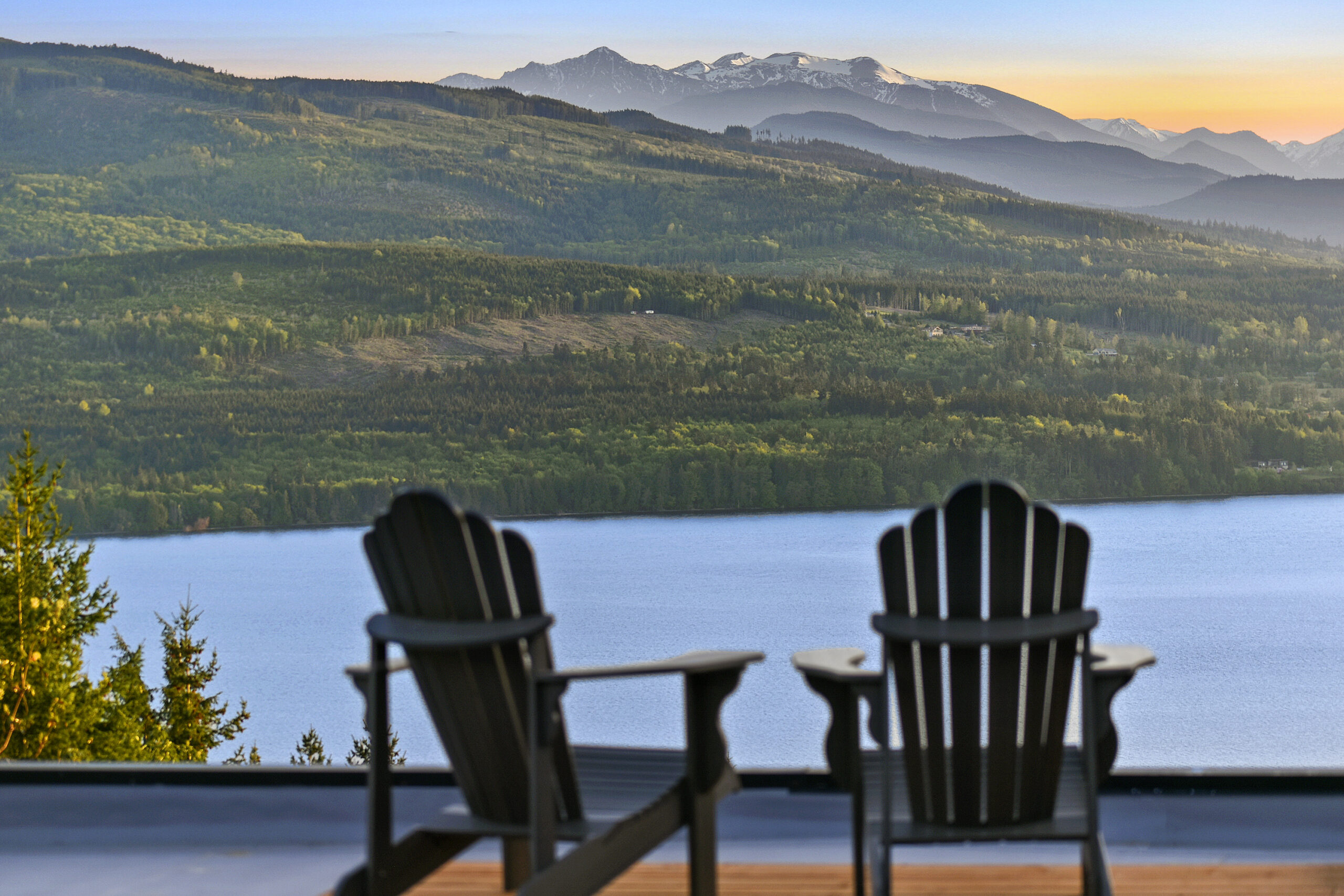 Luxury Home view of the mountains in Port Townsend Luxury Home view of the mountains in Port Townsend