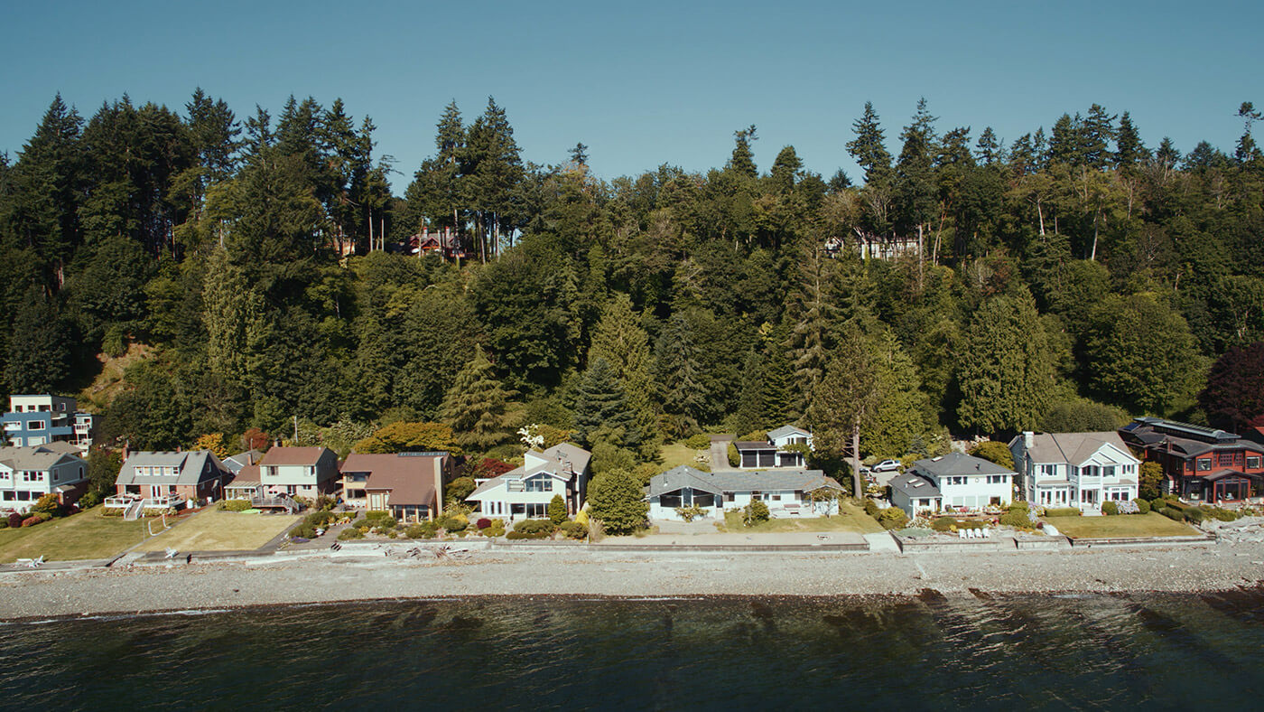 waterfront homes on bainbridge island